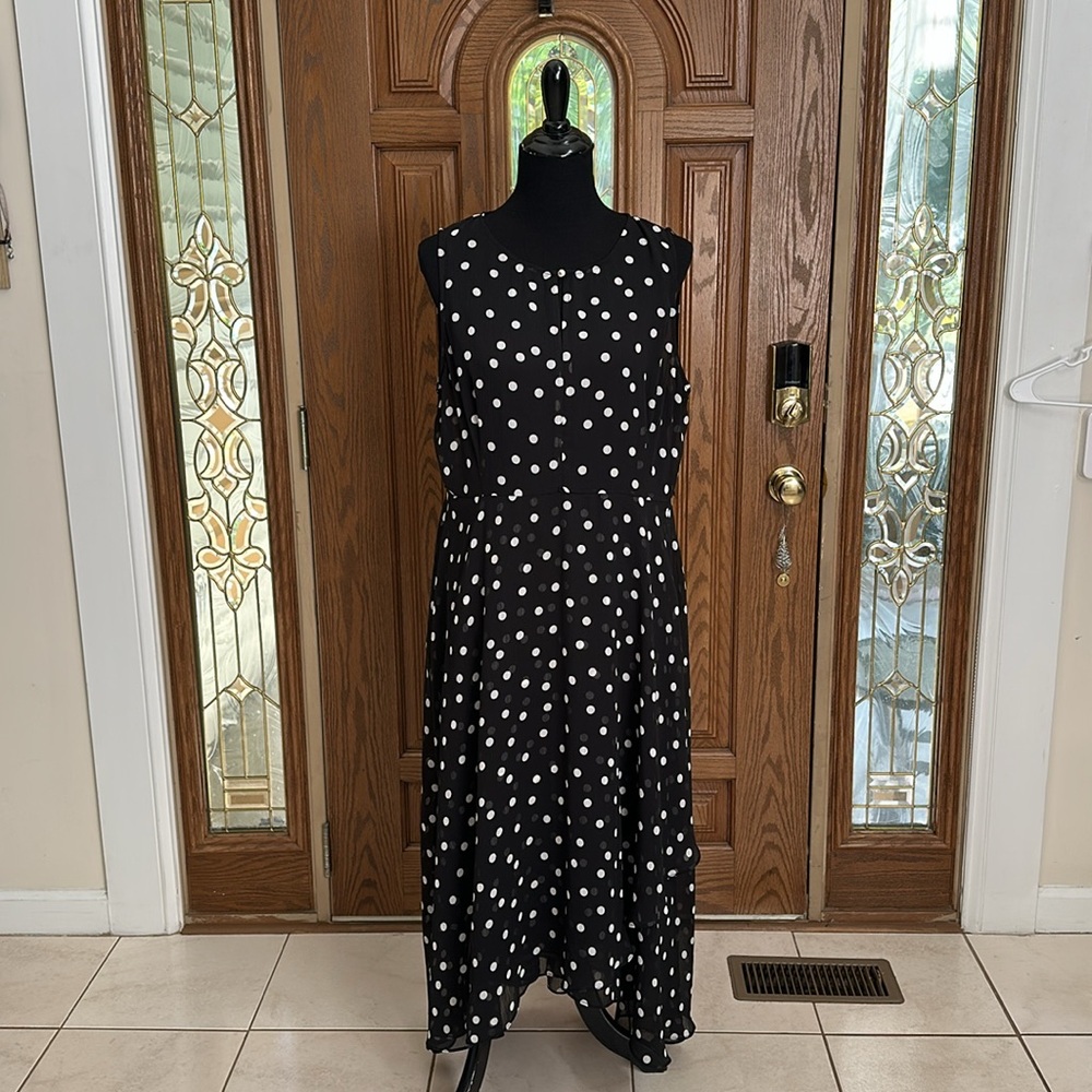 002 Tommy Hilfiger Black & White Polka Dot Dress